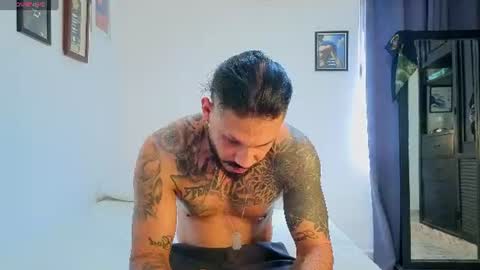 hache_222 online show from August 3, 7:50 pm