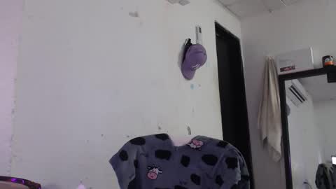 Snapshot of hadesmit1 chatting on March 20, 2:49 am hadesmit1 online show from March 20, 2:49 am