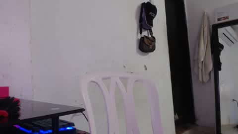 Snapshot of hadesmit1 chatting on March 27, 11:15 pm hadesmit1 online show from March 27, 11:15 pm