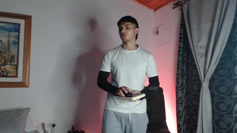 Snapshot of hadez_69 chatting on October 1, 1:44 am HADEZ online show from October 1, 1:44 am