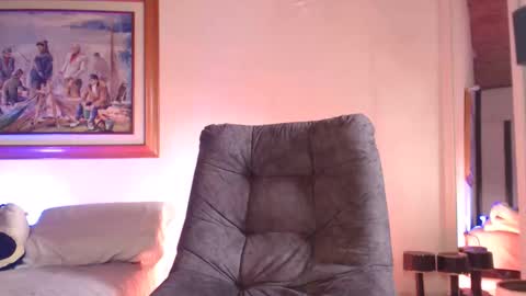 Snapshot of hadez_69 chatting on April 17, 5:49 pm HADEZ online show from April 17, 5:49 pm