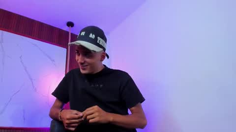 Hadrian Torres online show from March 12, 3:18 pm