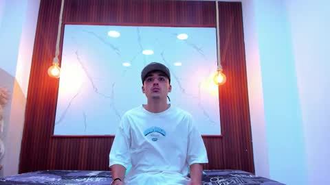 Hadrian Torres online show from March 16, 12:53 pm