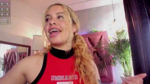 Haely online show from December 28, 5:46 pm