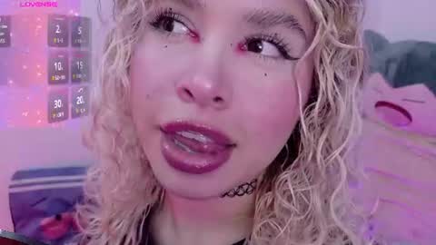 Haely online show from June 20, 11:18 pm