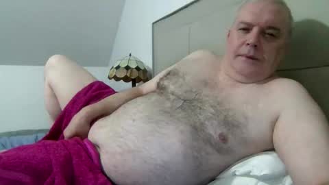 Snapshot of haggisstop chatting on November 12, 2:28 pm haggisstop online show from November 12, 2:28 pm