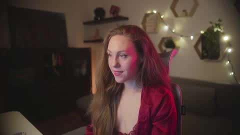 hahayessihaveone online show from October 24, 8:16 pm