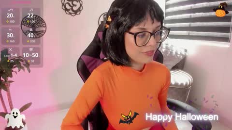 Hailee online show from October 31, 3:46 pm