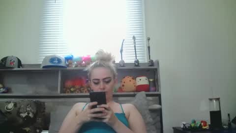 Hailey and d online show from December 22, 8:47 pm