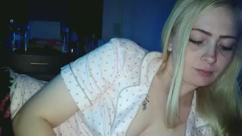 Hailey and d online show from November 20, 6:24 am