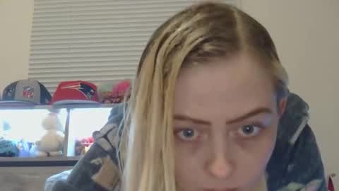 Hailey and d online show from February 4, 12:38 am