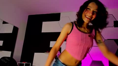 haileycat_ online show from December 18, 10:02 pm