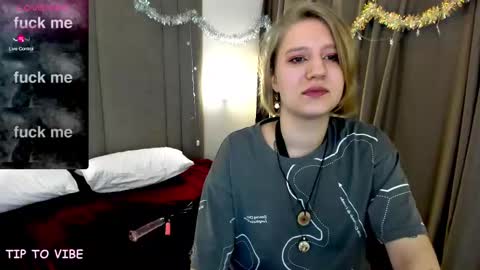 Snapshot of haileyfoxy chatting on December 30, 2:53 am Hailey online show from December 30, 2:53 am