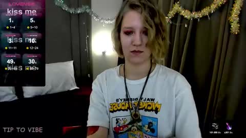 Snapshot of haileyfoxy chatting on January 9, 2:01 am Hailey online show from January 9, 2:01 am