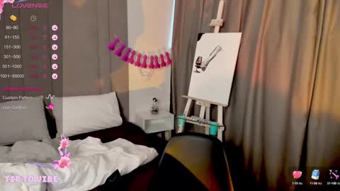 Snapshot of haileyfoxy chatting on February 25, 2:14 am Hailey online show from February 25, 2:14 am