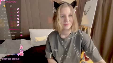 Snapshot of haileyfoxy chatting on March 1, 9:18 am Hailey online show from March 1, 9:18 am