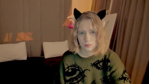 Snapshot of haileyfoxy chatting on March 5, 2:03 am Hailey online show from March 5, 2:03 am