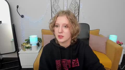 Snapshot of haileyfoxy chatting on September 18, 8:49 am Hailey online show from September 18, 8:49 am