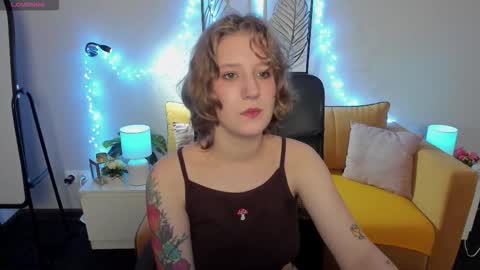 Snapshot of haileyfoxy chatting on September 19, 8:49 am Hailey online show from September 19, 8:49 am