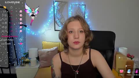 Snapshot of haileyfoxy chatting on September 21, 8:49 am Hailey online show from September 21, 8:49 am