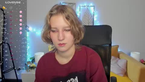 Snapshot of haileyfoxy chatting on September 29, 8:41 am Hailey online show from September 29, 8:41 am