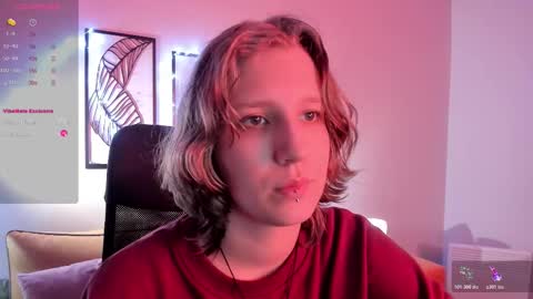 Snapshot of haileyfoxy chatting on October 27, 9:13 am Hailey online show from October 27, 9:13 am