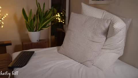 HaileyHill online show from February 14, 1:02 am