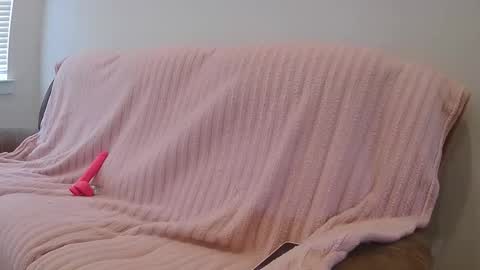 Snapshot of haileymae69 chatting on April 3, 5:11 pm haileymae online show from April 3, 5:11 pm