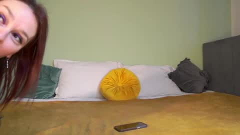 Snapshot of haileymoon85 chatting on February 11, 7:54 am Hailey online show from February 11, 7:54 am