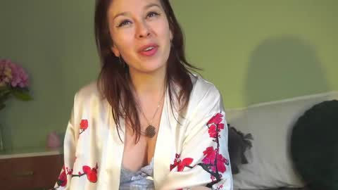 Snapshot of haileymoon85 chatting on February 21, 10:39 am Hailey online show from February 21, 10:39 am