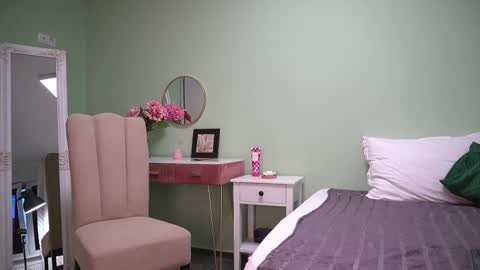 Snapshot of haileymoon85 chatting on September 15, 3:50 am Hailey online show from September 15, 3:50 am