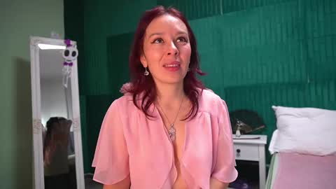 Snapshot of haileymoon85 chatting on November 5, 4:23 am Hailey online show from November 5, 4:23 am