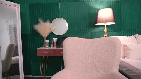 Snapshot of haileymoon85 chatting on November 28, 4:26 am Hailey online show from November 28, 4:26 am