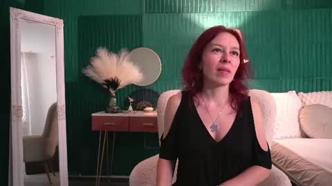Snapshot of haileymoon85 chatting on July 9, 3:10 am Hailey online show from July 9, 3:10 am