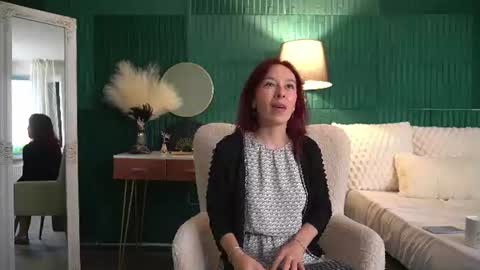 Snapshot of haileymoon85 chatting on August 1, 3:17 am Hailey online show from August 1, 3:17 am