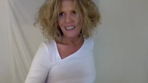 Hailey online show from December 14, 2:12 am