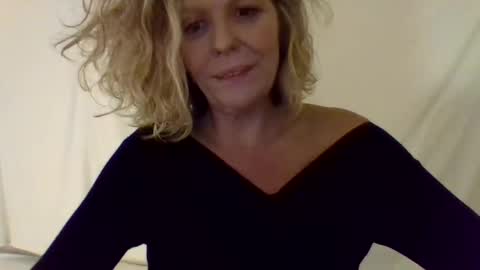 Hailey online show from December 28, 5:02 am