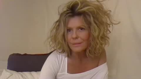 Hailey online show from January 4, 1:31 am