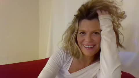 Hailey online show from February 20, 1:25 am