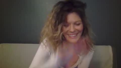 Hailey online show from October 10, 9:25 pm