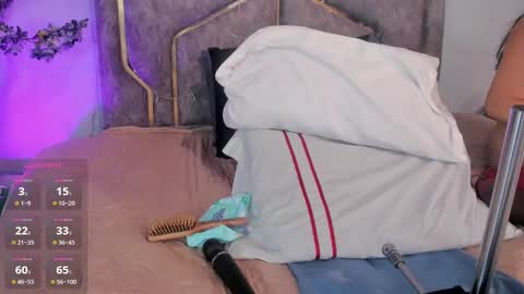 Snapshot of haileystonei chatting on September 25, 11:36 am haileystonei online show from September 25, 11:36 am