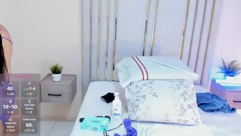 Snapshot of haileystonei chatting on October 6, 11:40 am haileystonei online show from October 6, 11:40 am