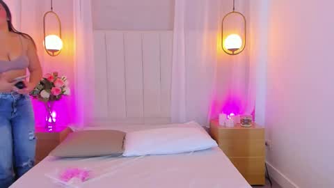 Snapshot of haily_b chatting on March 22, 8:12 pm Haily online show from March 22, 8:12 pm