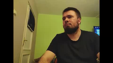 Snapshot of hairy_guy007 chatting on December 28, 10:13 pm hairy_guy007 online show from December 28, 10:13 pm