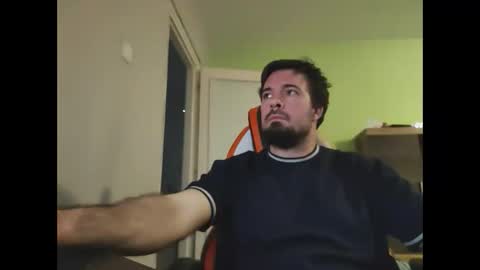 Snapshot of hairy_guy007 chatting on February 4, 8:20 am hairy_guy007 online show from February 4, 8:20 am