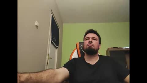 Snapshot of hairy_guy007 chatting on March 7, 11:35 pm hairy_guy007 online show from March 7, 11:35 pm