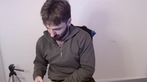 Snapshot of hairy_superman chatting on February 22, 1:18 am hairy_superman online show from February 22, 1:18 am