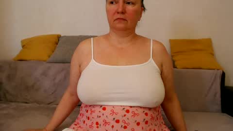 Snapshot of hairy_vi chatting on June 23, 5:27 am hairy vicky online show from June 23, 5:27 am