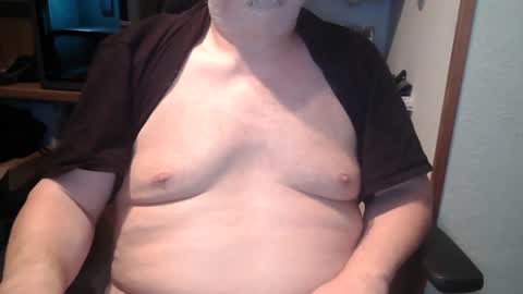 Snapshot of hairyarmpit_lover_1970 chatting on October 22, 6:24 am hairyarmpit_lover_1970 online show from October 22, 6:24 am