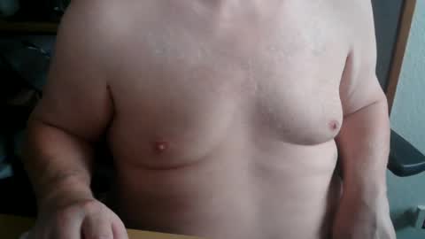 Snapshot of hairyarmpit_lover_1970 chatting on October 24, 7:49 am hairyarmpit_lover_1970 online show from October 24, 7:49 am